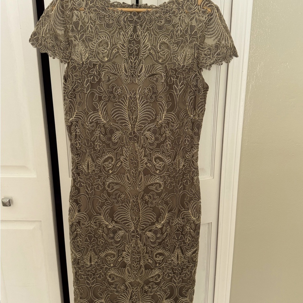 Tadashi Shoji Women’s Corded Lace Overlay Cocktail Dress